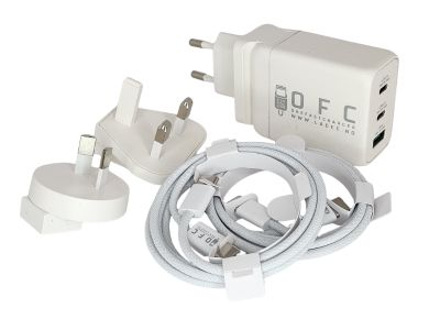 OFC 65 Watt , 3 USB ladeporter med ekstra adapter